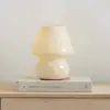 Lindby Tischleuchte Andriana, gelb/weiß, Glas, Ø 15 cm