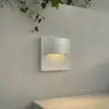 Lindby LED-Wandeinbaulampe Alune, weiß, gebogen, 8x8cm, IP65