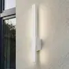 Lindby LED-Außenwandleuchte Sakari, weiß, Alu, Höhe 50 cm