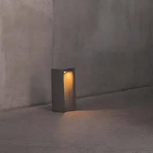 LED-Sockelleuchte Grot, 2700K, grau, Beton, IP55, Höhe 40 cm