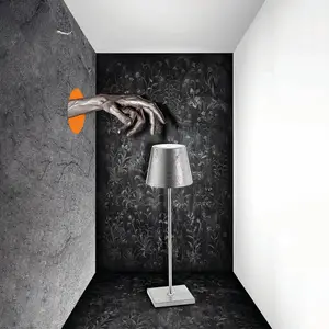 Zafferano Poldina LED-Tischlampe Akku Dekor silber