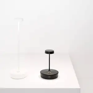 Zafferano LED-Akku-Tischlampe Swap mini, schwarz, 15 cm IP65