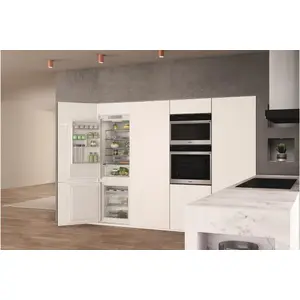 Whirlpool WHC18 T332 P UK, 250 l, NoFrost-Funktion (Kühleinheit), T, 7...