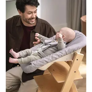 Stokke® Tripp Trapp® Newborn Set mit Spielzeughalter