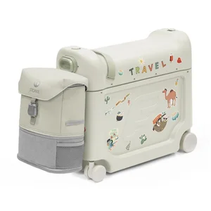 Stokke Kinderkoffer JetKids Reiseset - Enthält Aufsitzkoffer & Bordbet... günstig
