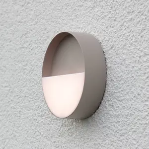 LED-Akku-Außenwandleuchte Meg, sandfarben, Ø 15 cm