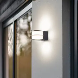 Lindby Smart LED-Außenwandleuchte Fyra, rund, CCT, RGB, Tuya