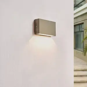 Arcchio LED-Außenwandlampe Karline, 530 lm, Edelstahl, IP65