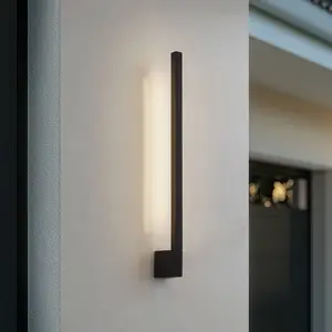 Lindby LED-Wandleuchte Neano, 60cm, schwarz, Metall, IP54