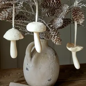 LOBERON Mirabeau Weihnachtsfigur Deko-Pilz 3er Set Qilexor weiß (3er S...