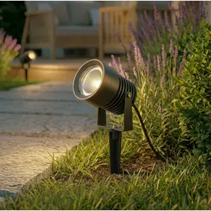 LED-Außenstrahler Irina, Erdspieß, Stecker, grau, Metall