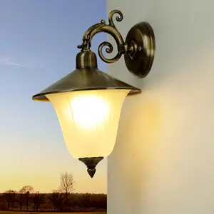 Licht-Erlebnisse Außen Wandleuchte Messing Antik rostfrei Riffelglas S...