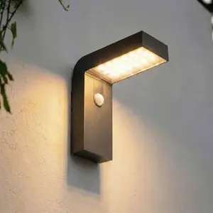 Prios LED-Solar-Wandleuchte Aurino, schwarz, Sensor, IP44