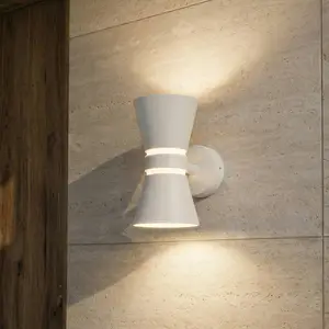Lucande LED-Außenwandleuchte Meravi, weiß, 2-flg., IP44