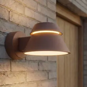 Lucande LED-Außenwandleuchte Moena, braun, Metall, IP44