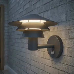 Lucande LED-Außenwandleuchte Montaro, anthrazit, IP54 Sensor