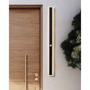 BELIANI Außenwandleuchte LED Schwarz Metall 100 cm mit Bewegungsmelder...