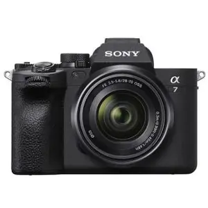 Sony Alpha 7 IV mit Objektiv FE 28-70mm 3.5-5.6 OSS