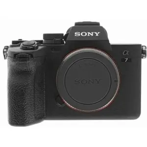 Sony Alpha 7 IV mit Objektiv FE 28-70mm 1:3.5-5.6 OSS II schwarz