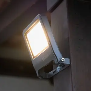 OSRAM LED-Außenstrahler ENDURA FLOOD, grau 50 W 3.000 K IP65