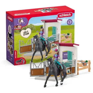 schleich Horse Club Pferdebox mit Lisa & Storm, Spielfigur