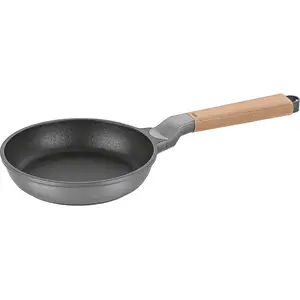 20 cm große bratpfanne aus recyceltem aluminiumguss Kela line 10083