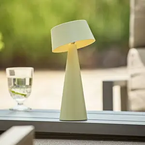 LED-Akku-Tischleuchte Solino, grün, Solar/USB, 26 cm, IP44