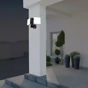 LED-Außenwandleuchte Jaro, Sensor, zweiflammig