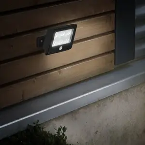 LED-Außenstrahler Kollig mit Sensor, IP54, schwarz