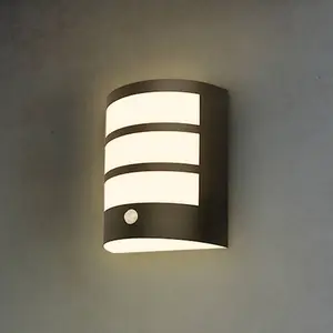 LED-Akku-Außenwandleuchte 3795015, schwarz, Sensor, IP44