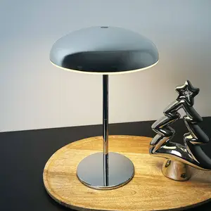 LED-Akku-Tischlampe Brilo unplugged Caxa 30 cm, chrom