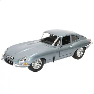 Bburago Jaguar E-type Coupé 1961 1:18 Auto