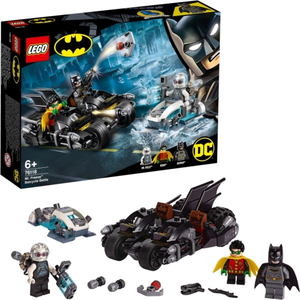 LEGO® DC Universe Super Heroes  Batcycle-Duell mit Mr. Freeze  76118