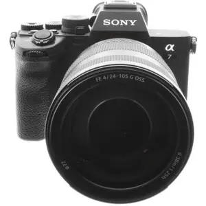 Sony Alpha 7 IV mit Objektiv FE 24-105mm 4.0 G OSS