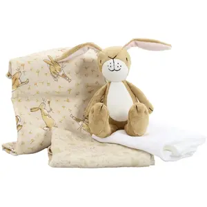 Plüschtier Rainbow Designs Guess How Much I Love You Toy & Muslin Set ...