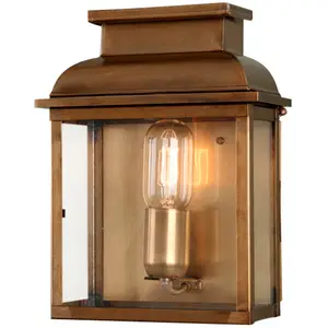 Handgefertigte Außenwandlampe Old Bailey, Messing