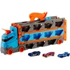 Bild von Hot Wheels Spielzeug-Transporter 2-in-1 Rennbahn-Transporter, mit drei Hot Wheels Fahrzeugen