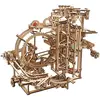Bild von Ugears Murmel-Stufenbahn