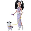 Bild von Barbie Partnerlook Im Asiatischen Stil Mit Einer Hundepuppe